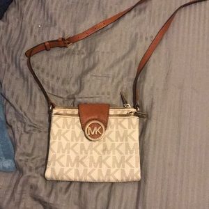 MK CROSSBODY